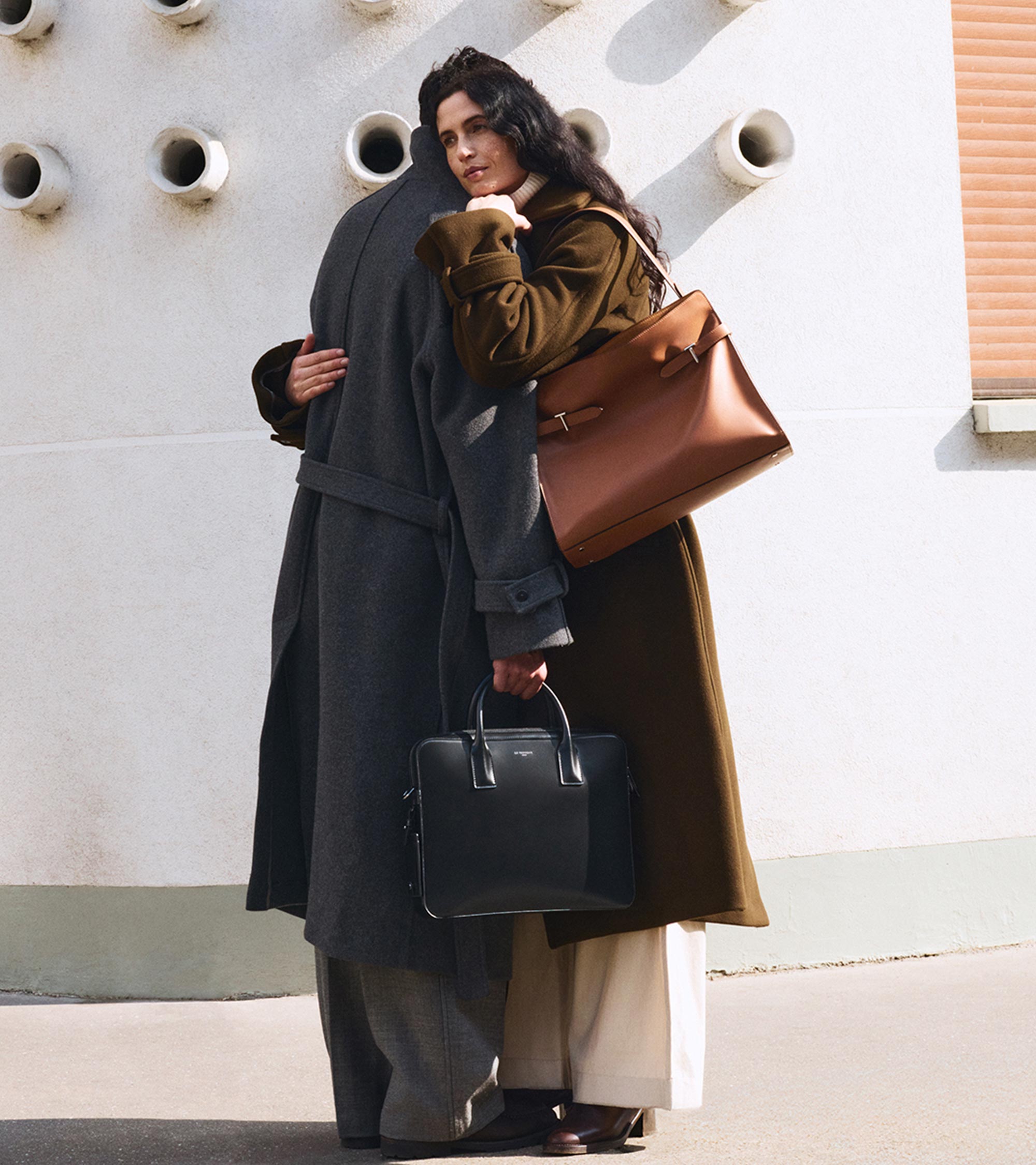 Sac porté épaule modèle maxi Emie en cuir lisse et nubuck