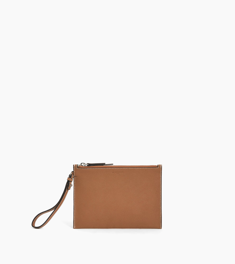 Clutch aus genarbtem Leder mit Reißverschluss und Handschlaufe