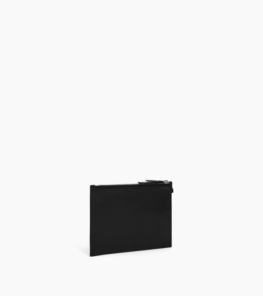 Clutch aus genarbtem Leder mit Reißverschluss und Handschlaufe