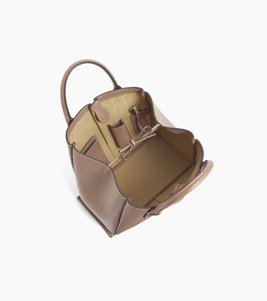 Kleine Elena Handtasche aus genarbtem Leder