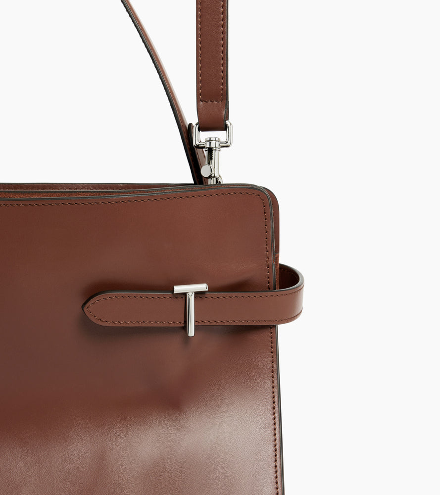 Bolsa de hombro grande modelo Emie en cuero liso y nobuk