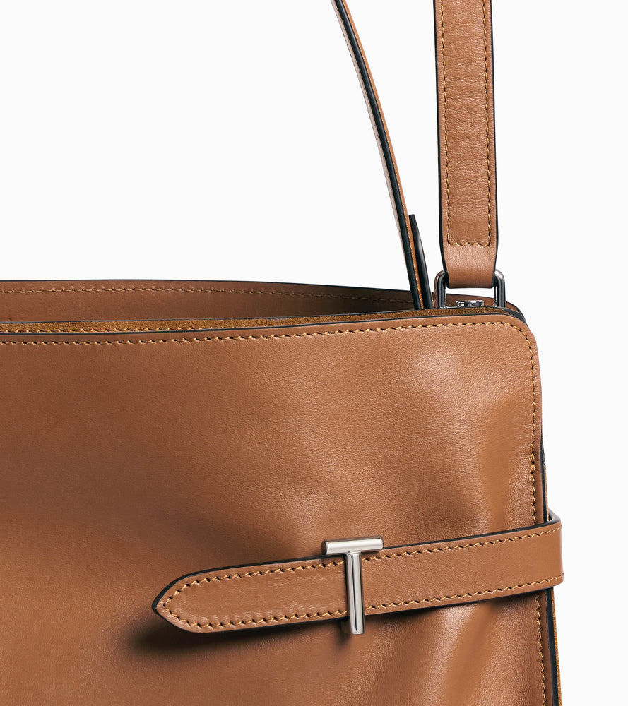 Schultertasche Maxi-Modell Emie aus glattem Leder und Nubukleder
