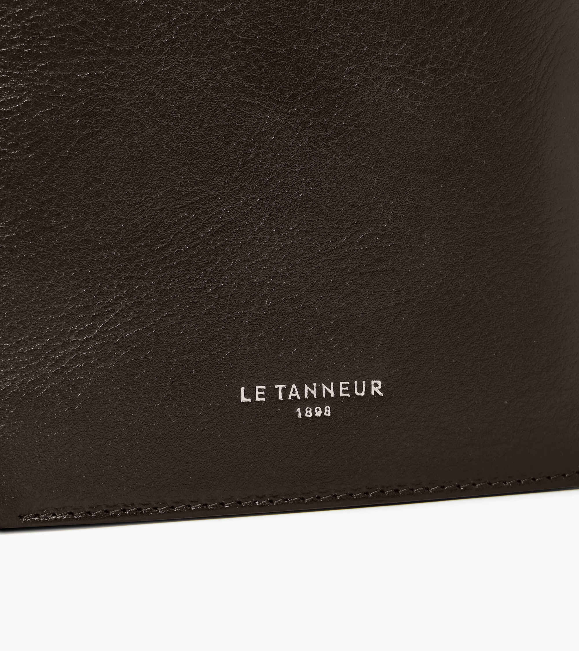 Lucien two-fold wallet with flap in oiled leather